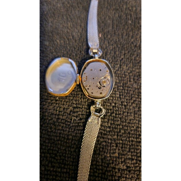 Timex Vintage Ladies Analong Wind Up Watch Western main image 9